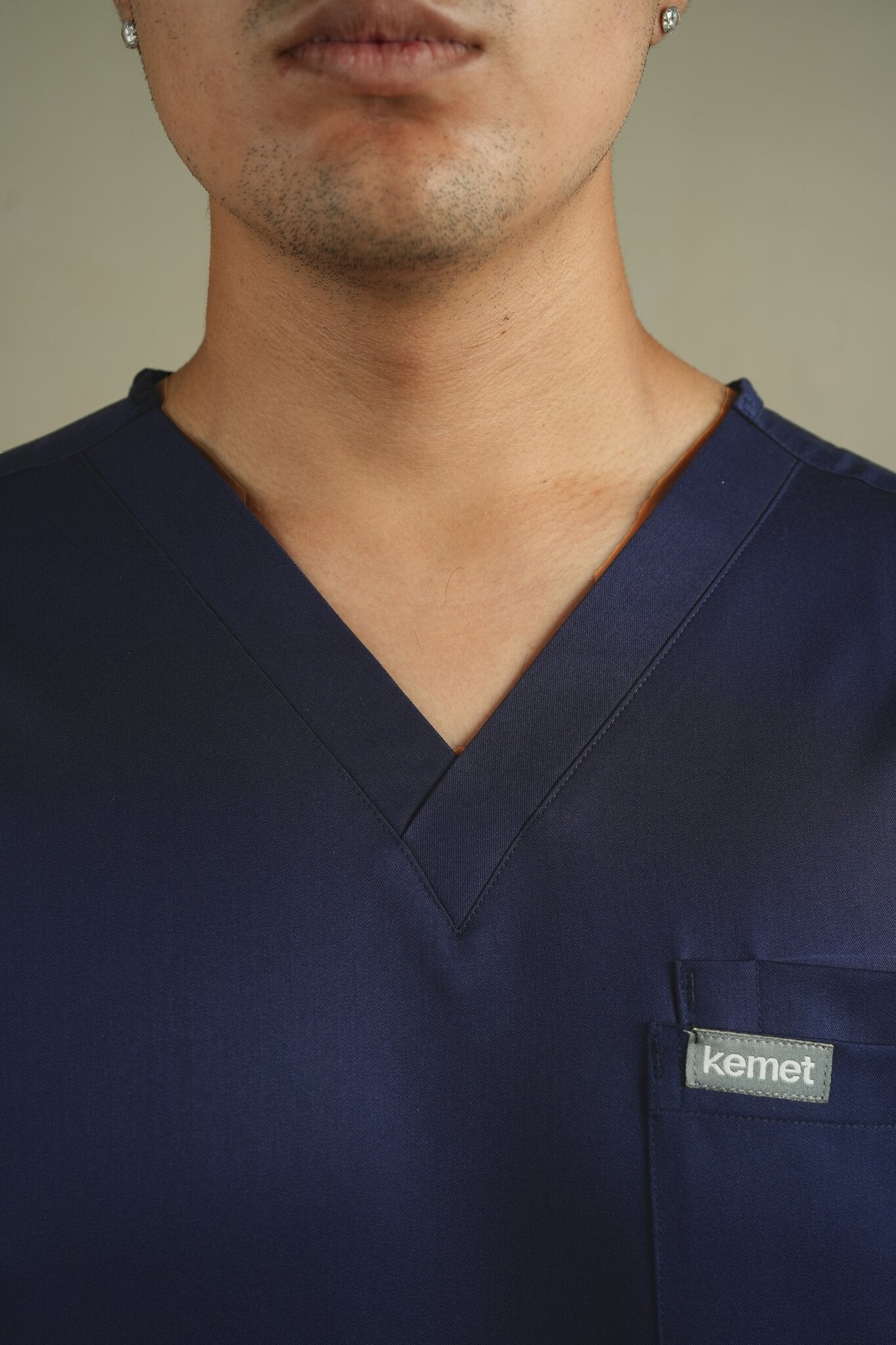Atlas 3-Pocket Scrub Top Kemet