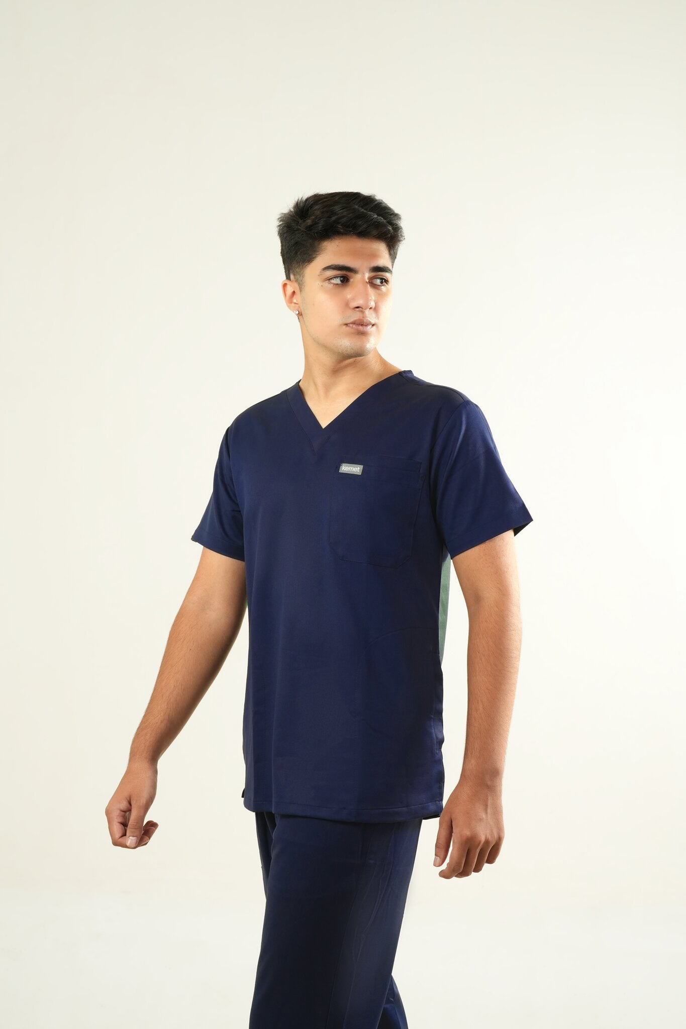 Atlas 3-Pocket Scrub Top Kemet