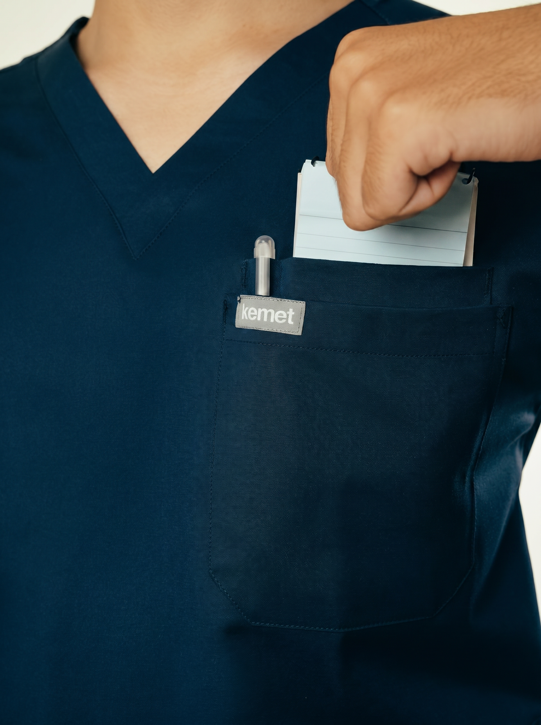 Atlas 3-Pocket Scrub Top Kemet