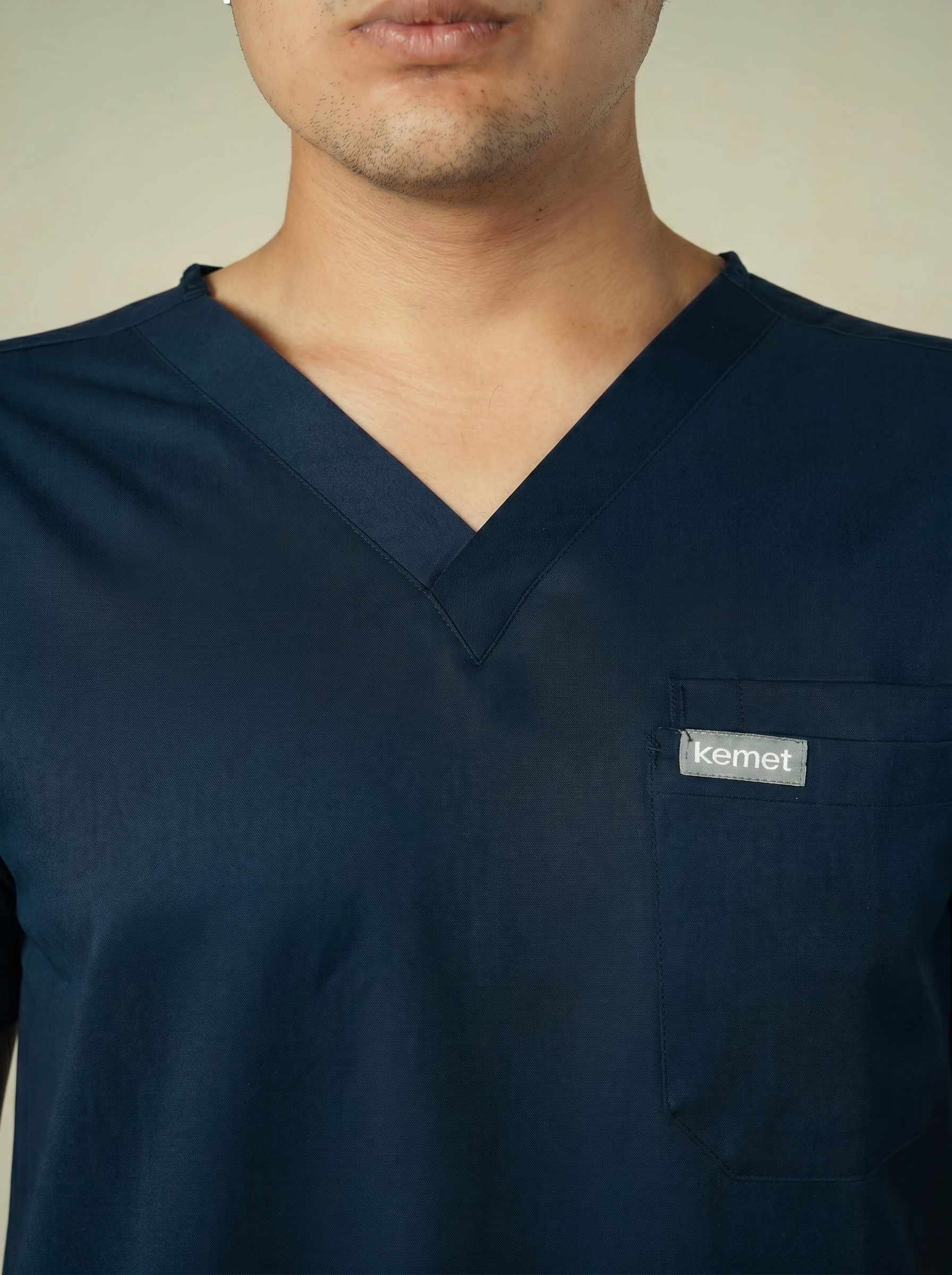 Atlas 3-Pocket Scrub Top Kemet