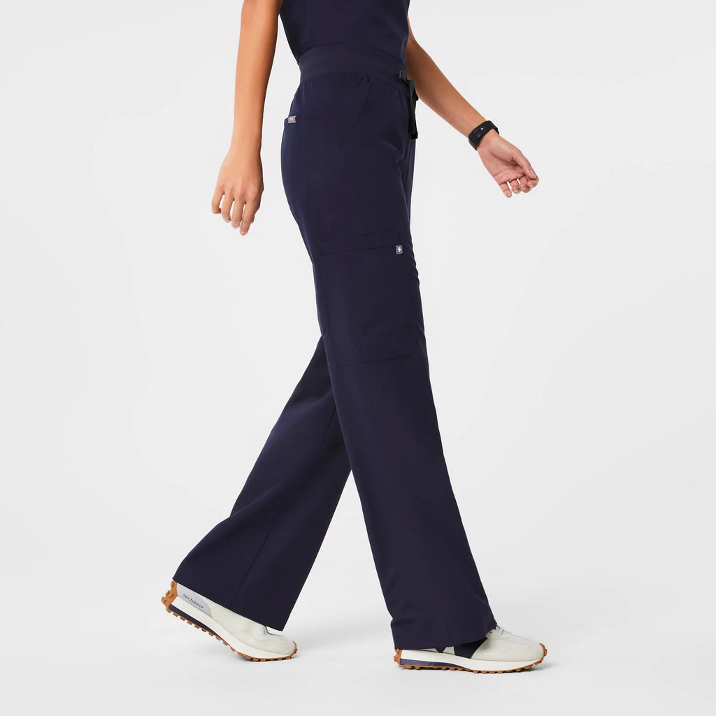 Women's Janu 6 Pocket Scrub Bottom Kemet