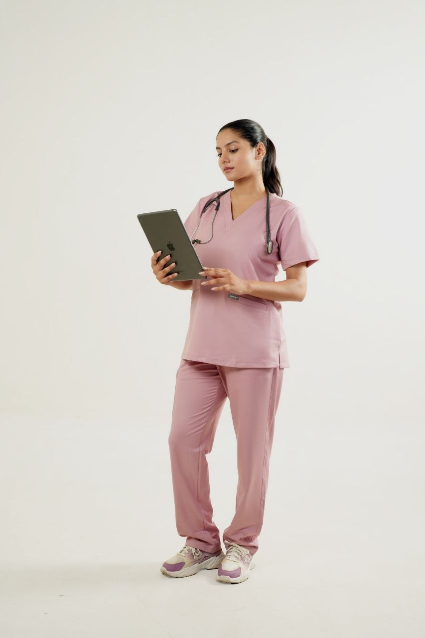 Daisy 6 Pocket Scrub Bottom Kemet
