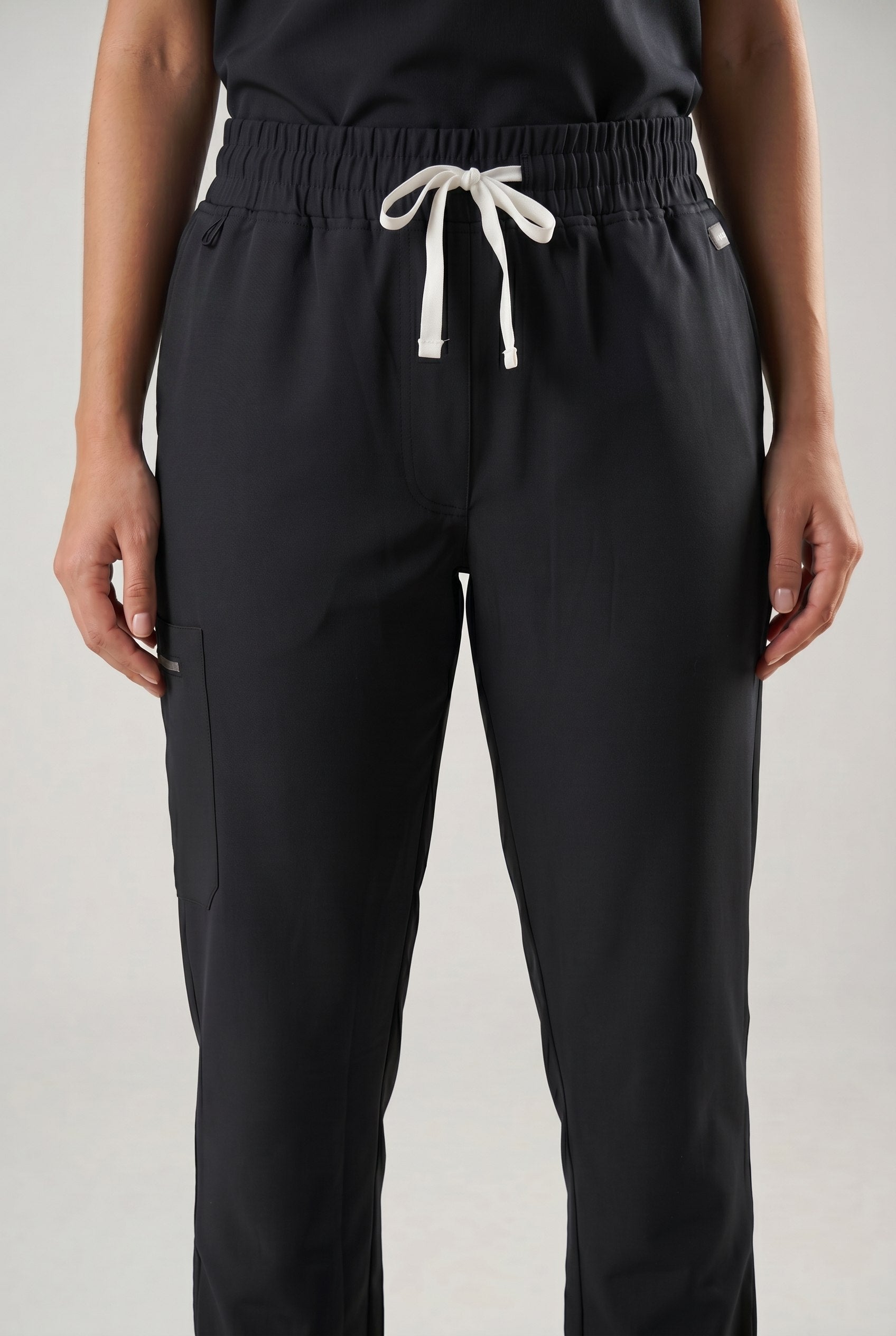 Daisy 6 Pocket Scrub Bottom Kemet