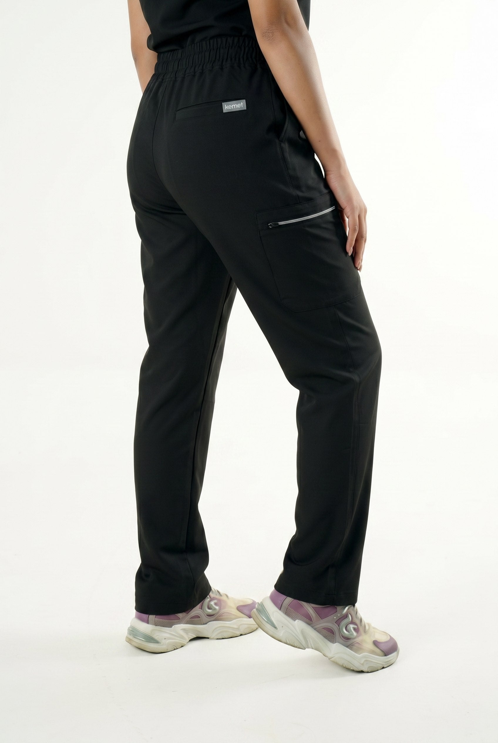 Daisy 6 Pocket Scrub Bottom Kemet